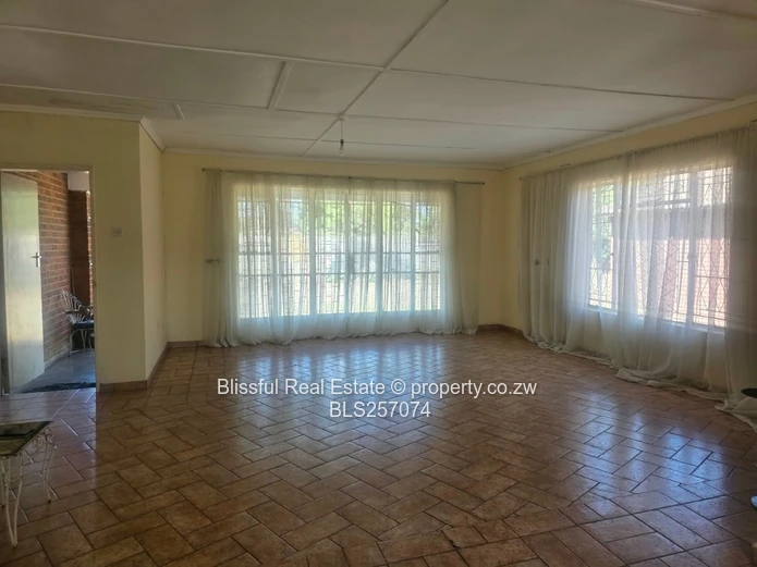 3-bedroom house for rent in Westgate