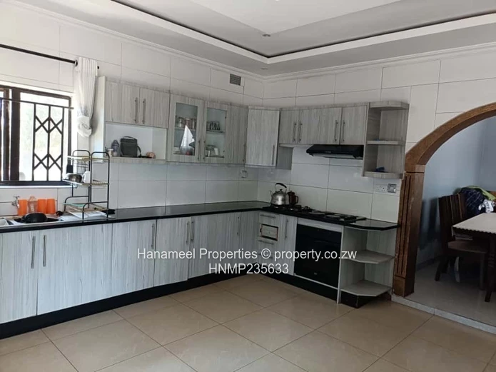 Two-Storey Marlborough Home: 4 Beds, Pool & Borehole