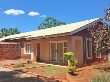 2 Bedroom Flat & Apartment