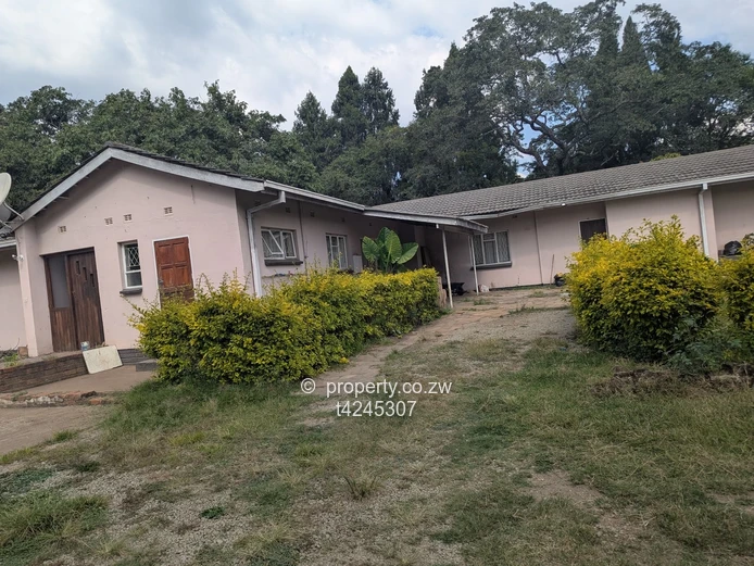 Chisipite 3 bedroom house to rent 