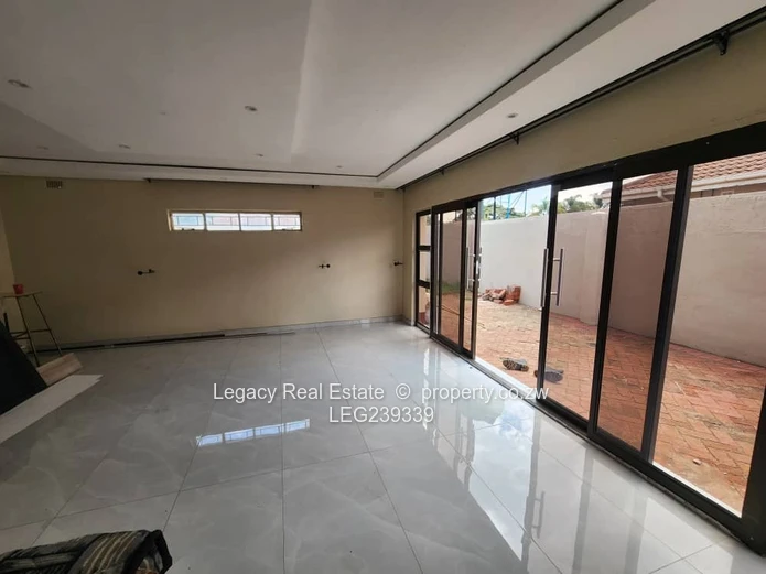 Westgate house to let | borehole & backup solar