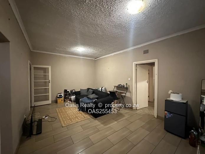 Conveniently Located Flat For Rent