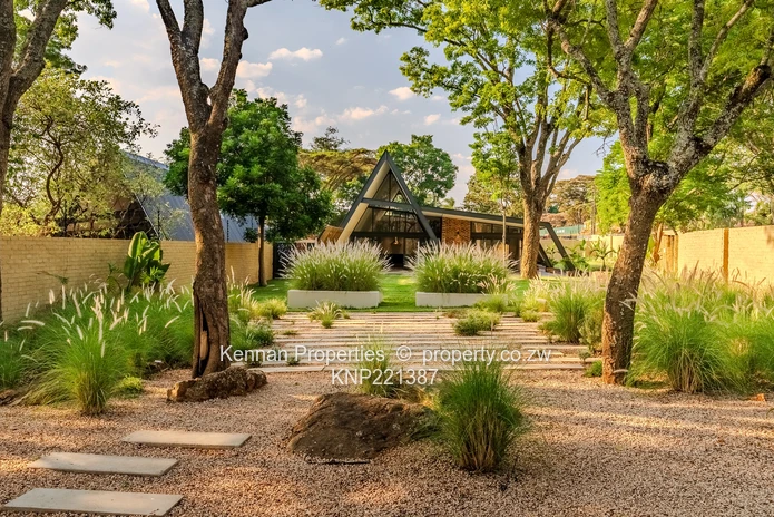 High End Townhouse In The Heart Of The Golden Triangle