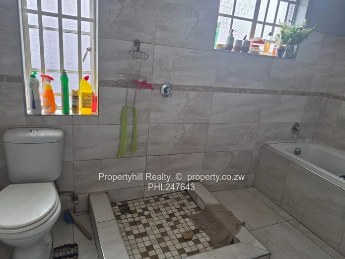 Secure 4-Bed Granary Park Home — Borehole, Garage & Paved Yard