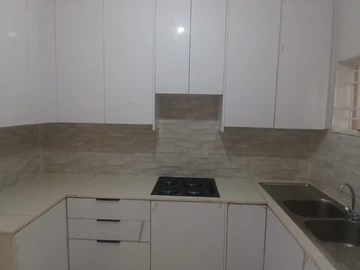 2 Bedroom Flat & Apartment