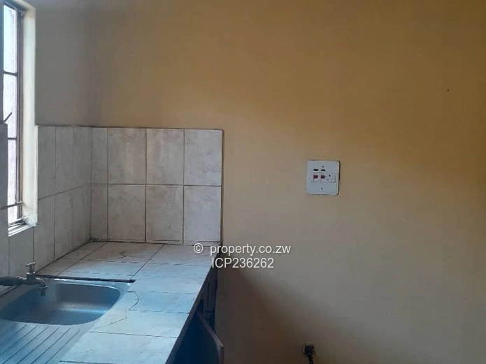 4 Bedroomed House For Sale In Manyame Park, Chitungwiza(TITLE DEED)