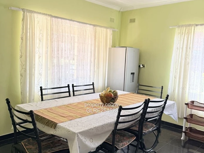 Sunlit 2-Bed Belvedere Home — Borehole, Lush Lawn