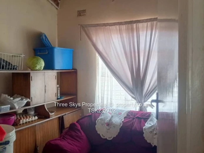 Budiriro House With Borehole