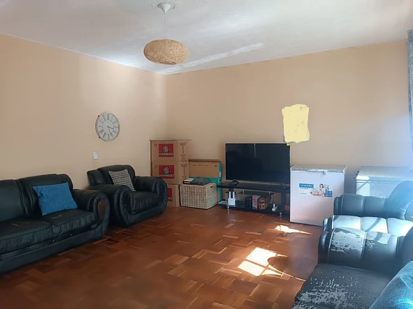 2 Bedroom Flat & Apartment