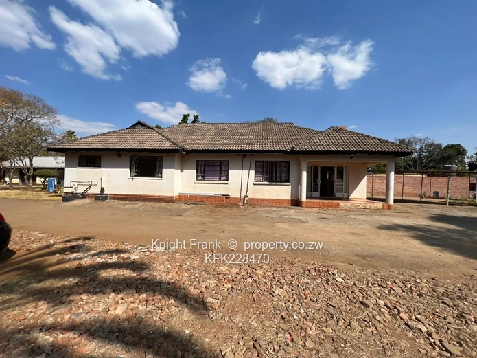 Golden Oldie 4 bedroomed house in Mt Pleasant 