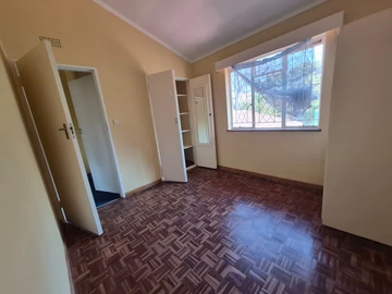 3 Bedroom Flat & Apartment