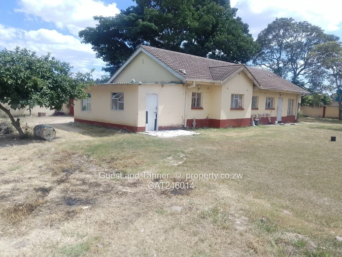 4 BED House for Sale in Waterfalls with Title Deed