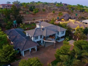 6 Bedroom House