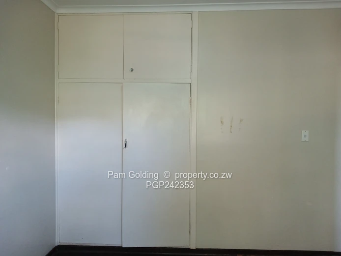 2 Bedroom Garden Flat in Secure Complex (Sole Mandate)