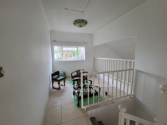 A Garden Flat With A Garden !!!