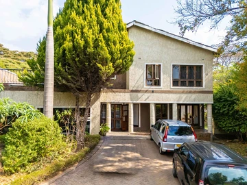 5 Bedroom House