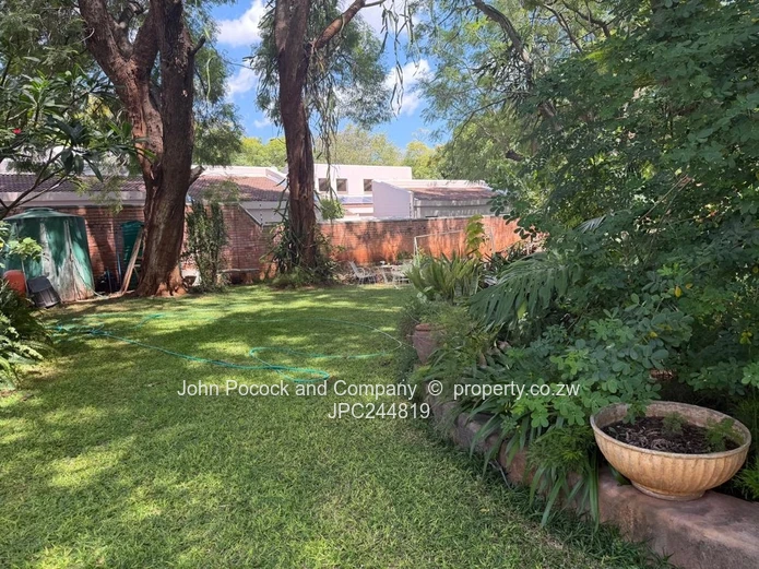 1-Bed Garden Flat in Suburbs