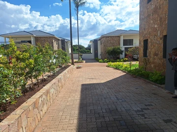 8 Unit Townhouse Complex