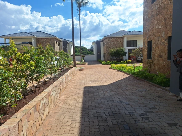 8 Unit Townhouse Complex