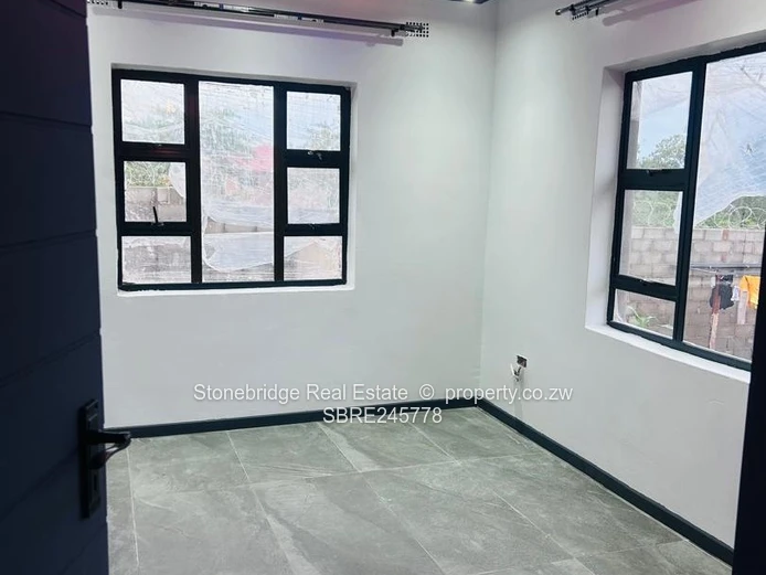 Modern 3 Bedroomed Townhouse in Burnside for sale