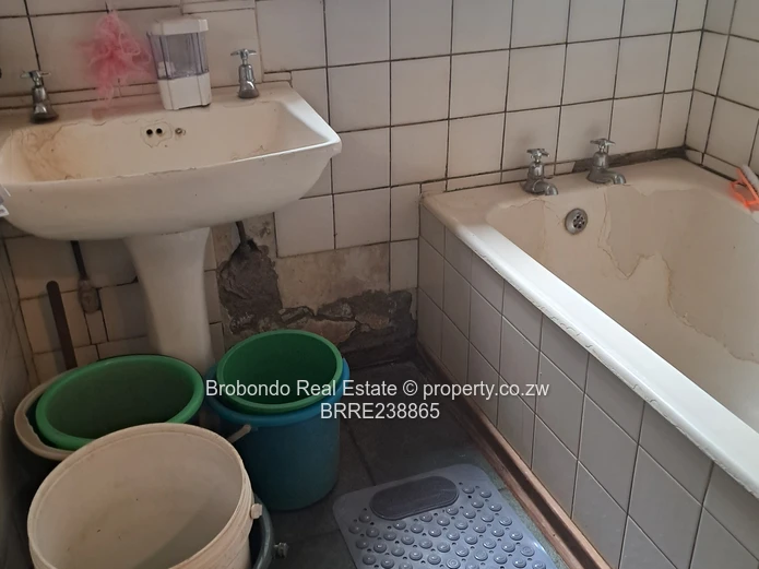 Greendale Near Kamfinsa Shops House For Sale!