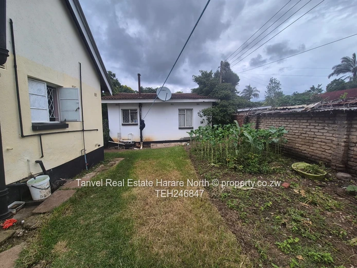For Sale 330k *AVONDALE* Lanark Road off King George  3 Beds 2 baths Lounge Dining  Kitchen 1 bed co