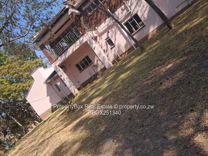 Glen Lorne double storey 6 bed house to rent for immediate occupation!