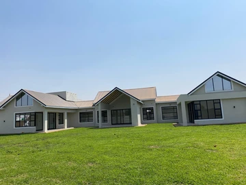 6 Bedroom House