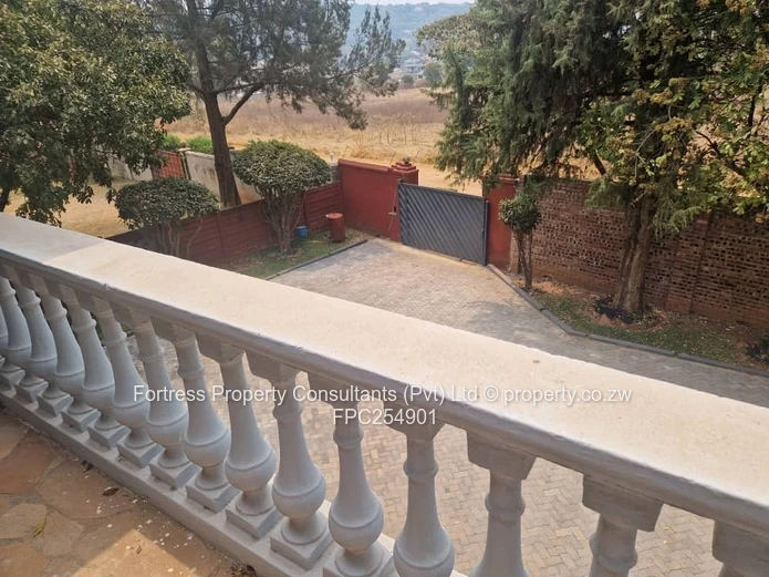 Spacious Quinnington 6-Bed Home with Pool & Borehole