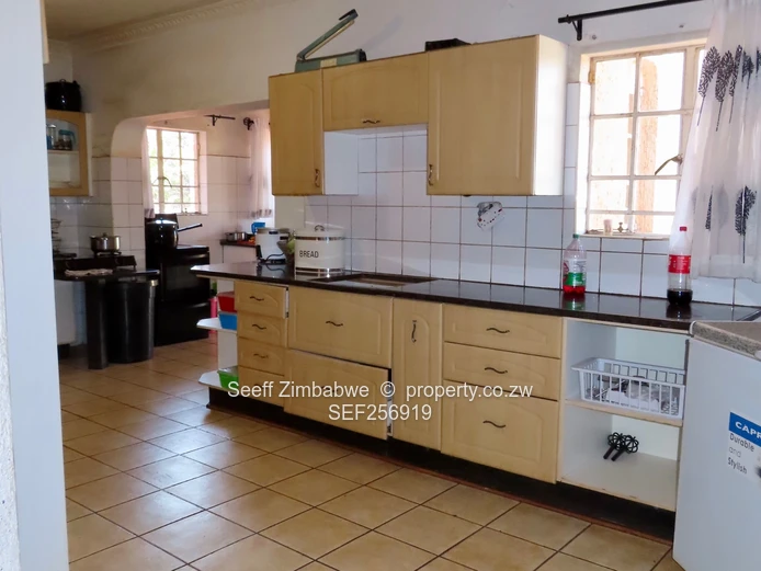 Spacious 5-Bed Philadelphia Home along William Powlett Drive (Sole Mandate)