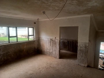 5 Bedroom Flat & Apartment