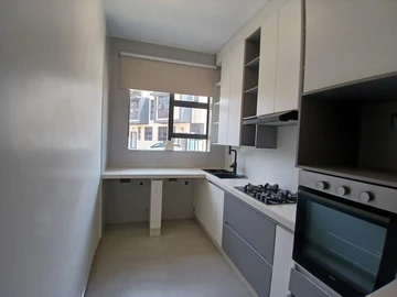 2 Bedroom Flat & Apartment