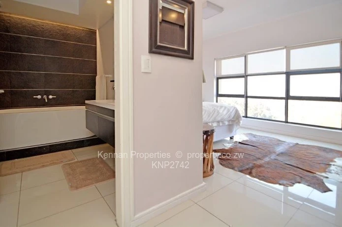 Luxurious upmarket hotel living apartment in Sandton, Johannesburg (Sole Mandate)