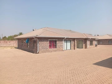 18 Unit Townhouse Complex