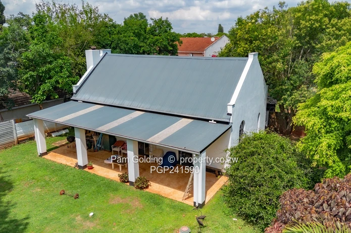 Classic Cape Dutch Architecture in Greendale North / Highlands