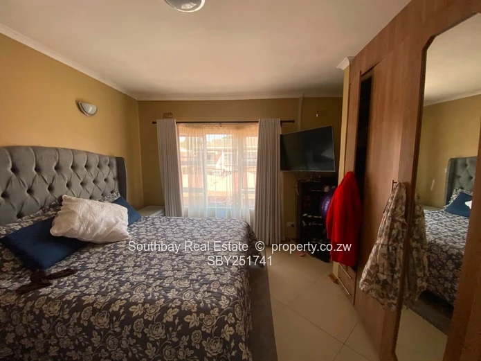 3 beds duplex flat to let