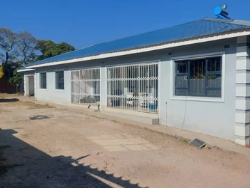 Spacious 6-Bedroom Home in Greendale with Borehole - Must See!