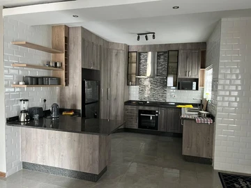 6 Unit Townhouse Complex