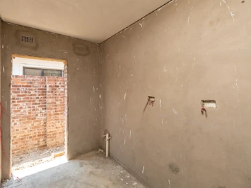 4 Bedroom Flat & Apartment