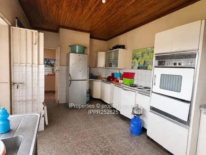  Bluffhill House | Us$350,000 | Near Harare Drive | Full Title Deeds