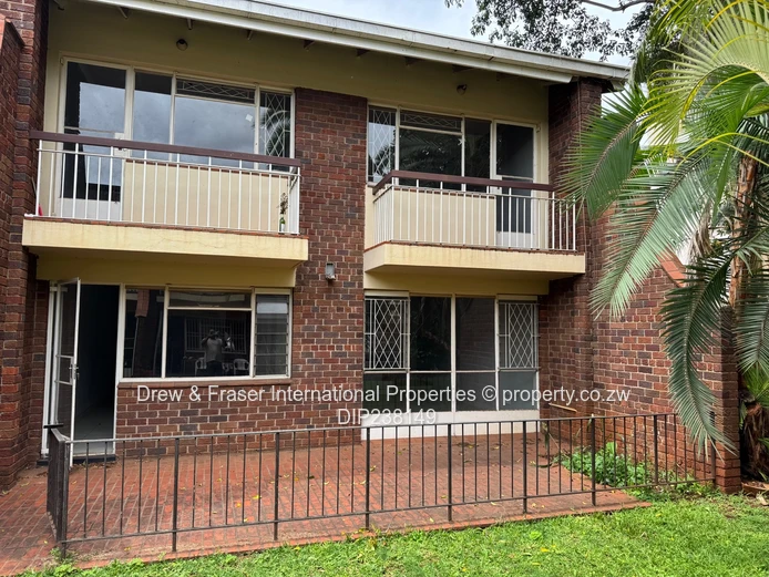 3 beds Duplex Flat available at Wansford Court for rent $1200