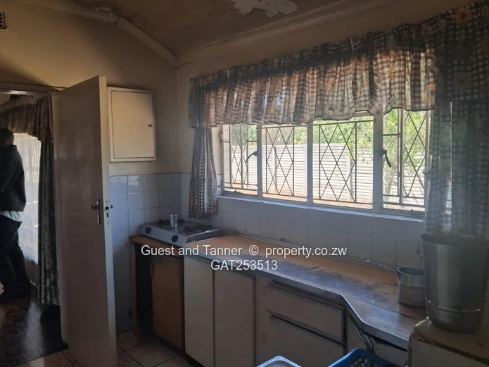 Golden Oldie Spacious Family Home for Sale - Hatfield 