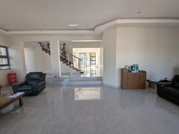 8 Bedroom House