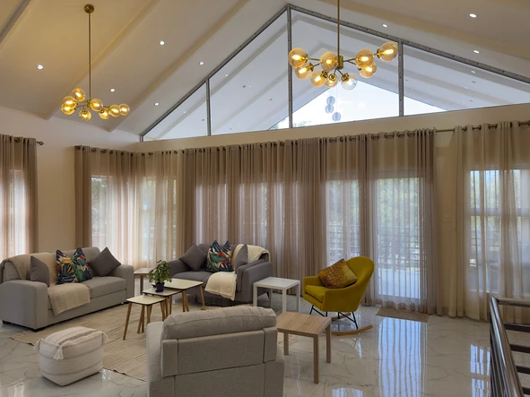 Luxurious 3-Bedroom Furnished Townhouse in Greystone Park