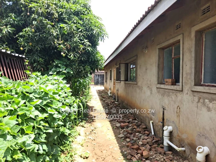 Westlea House For Sale Near Tynwald & Bulawayo Road