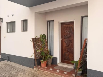 3 Bedroom Flat & Apartment