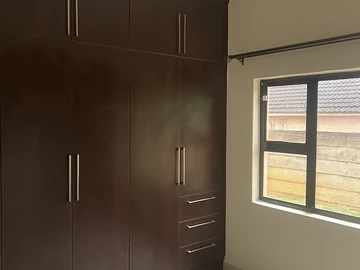 3 Bedroom Flat & Apartment