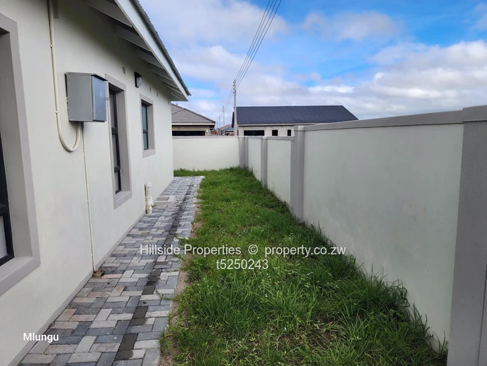 4bed house mabvazuwa phase 2 (Sole Mandate)
