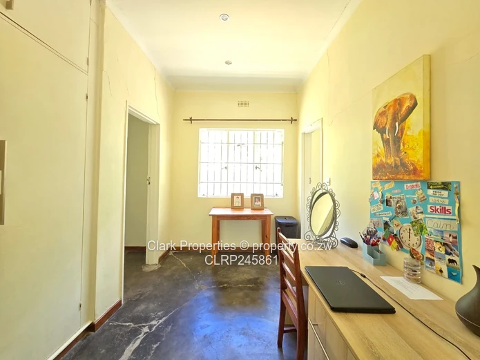 Character home  (Sole Mandate)