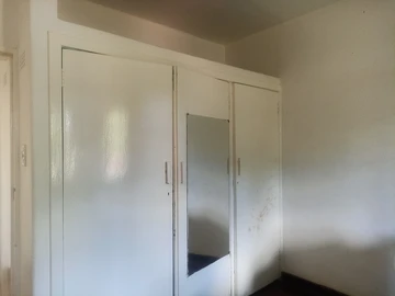 2 Bedroom Flat & Apartment